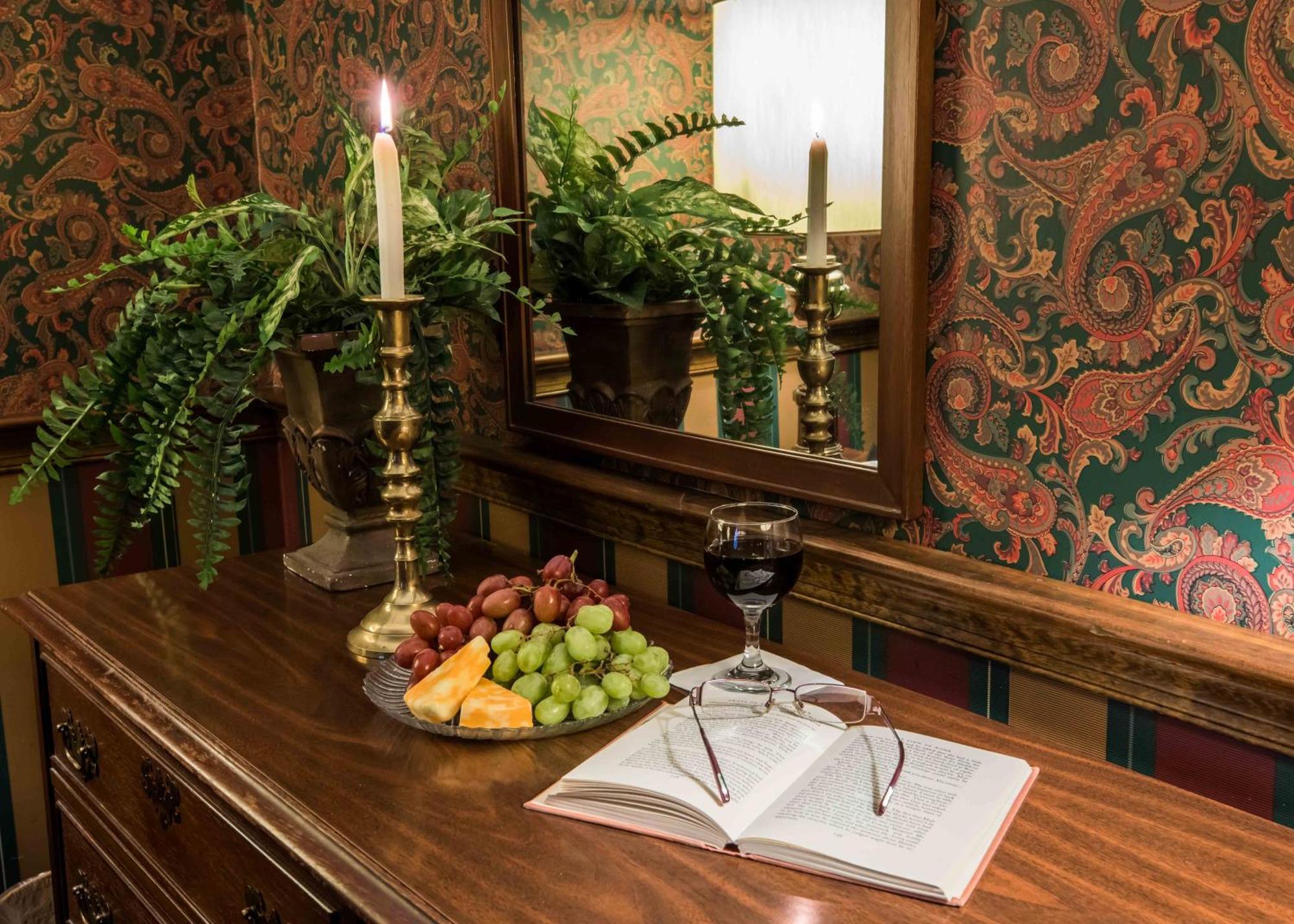 The Globe Inn East Greenville Номер фото