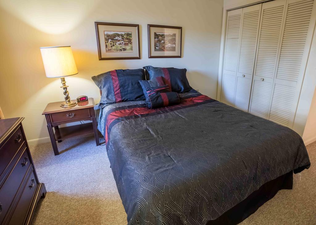 The Globe Inn East Greenville Номер фото