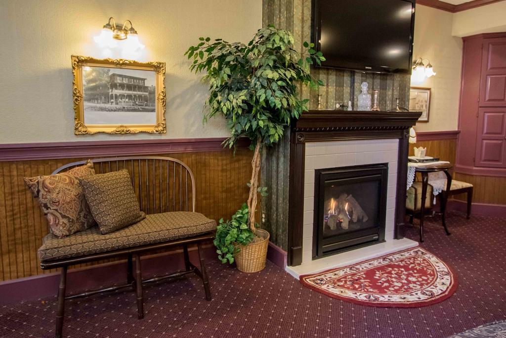 The Globe Inn East Greenville Экстерьер фото