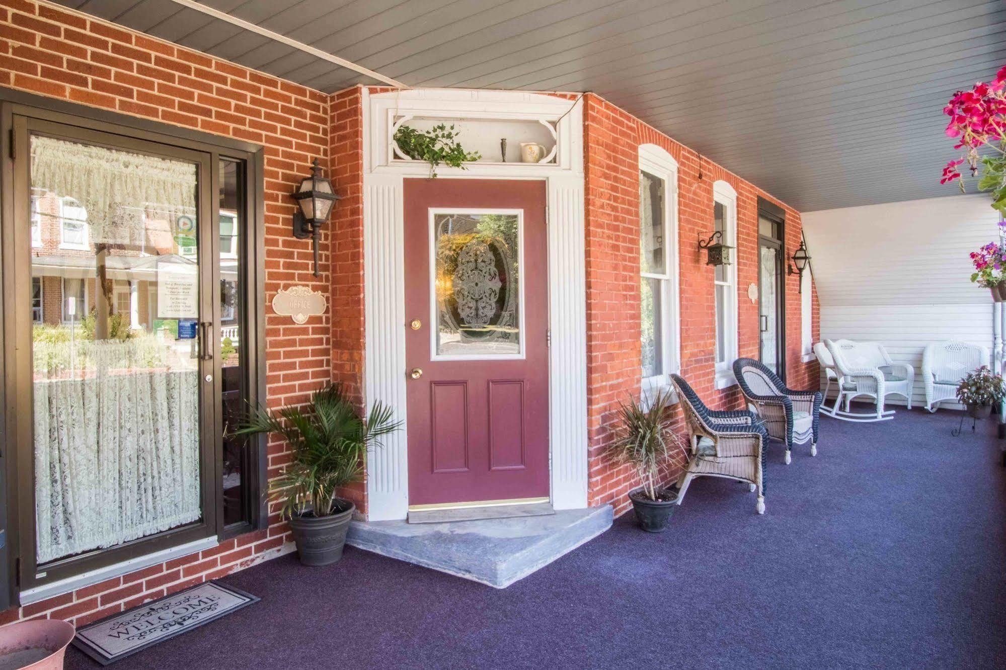The Globe Inn East Greenville Экстерьер фото