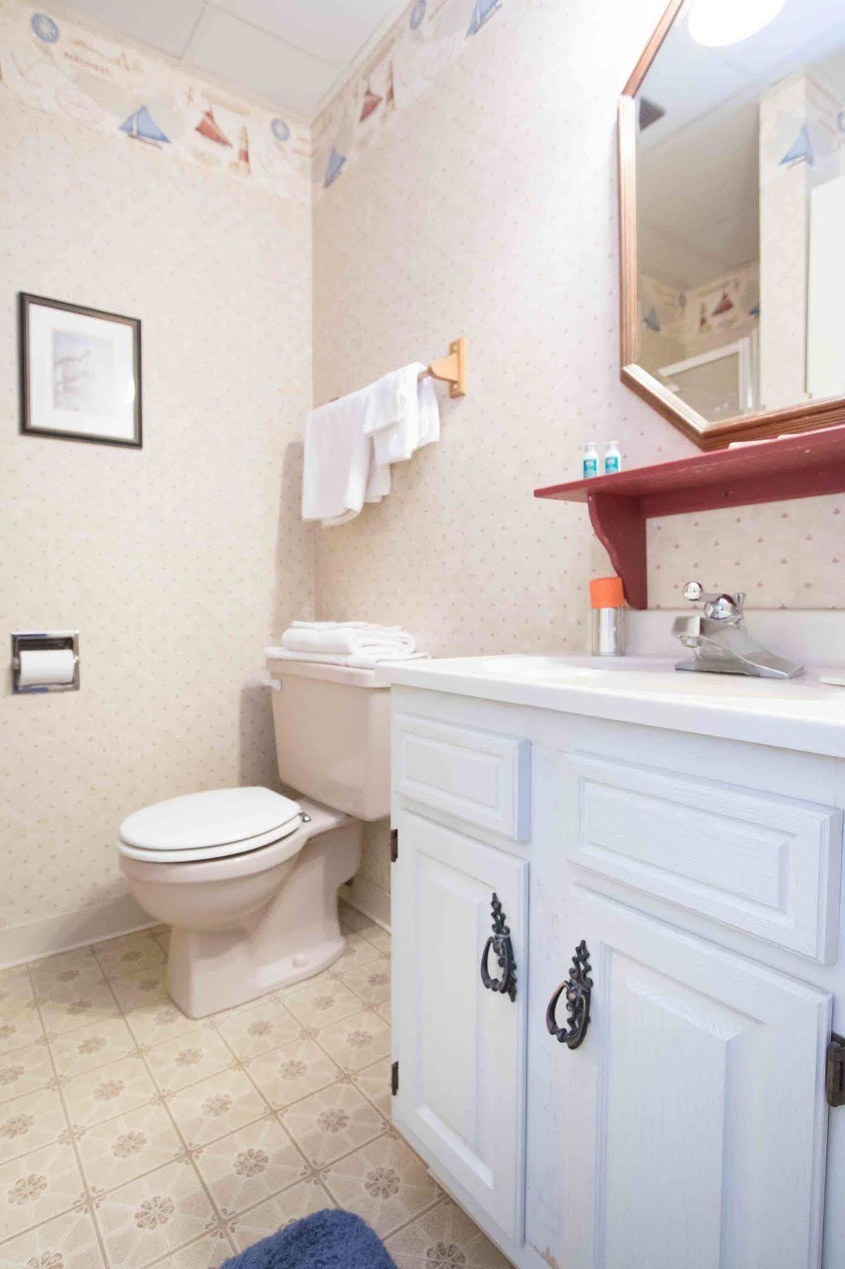 The Globe Inn East Greenville Экстерьер фото