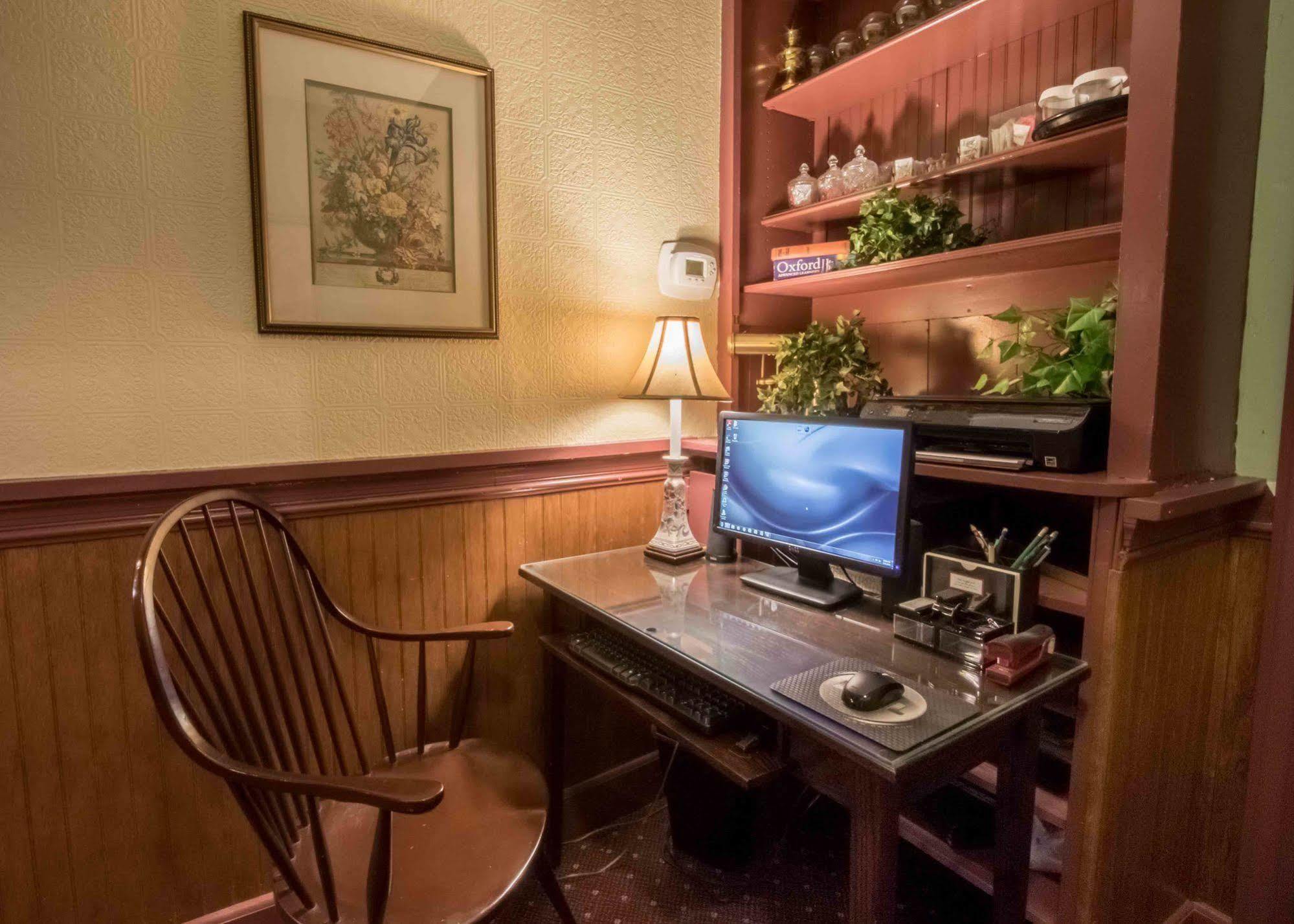 The Globe Inn East Greenville Экстерьер фото